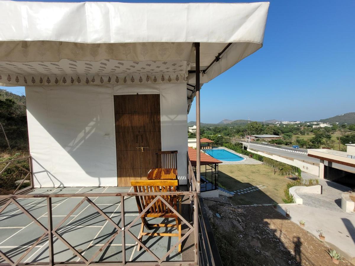 Aura Gold Resort Udaipur Ngoại thất bức ảnh