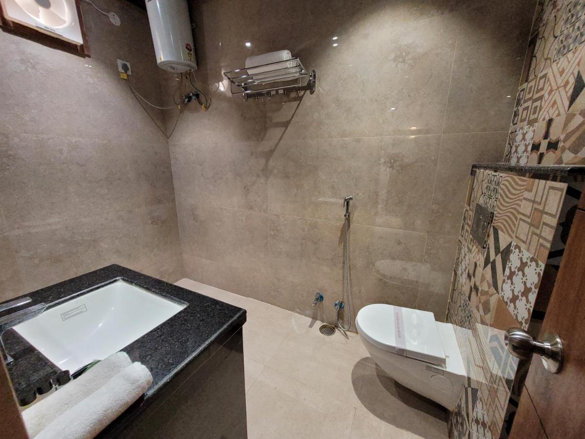 Aura Gold Resort Udaipur Ngoại thất bức ảnh
