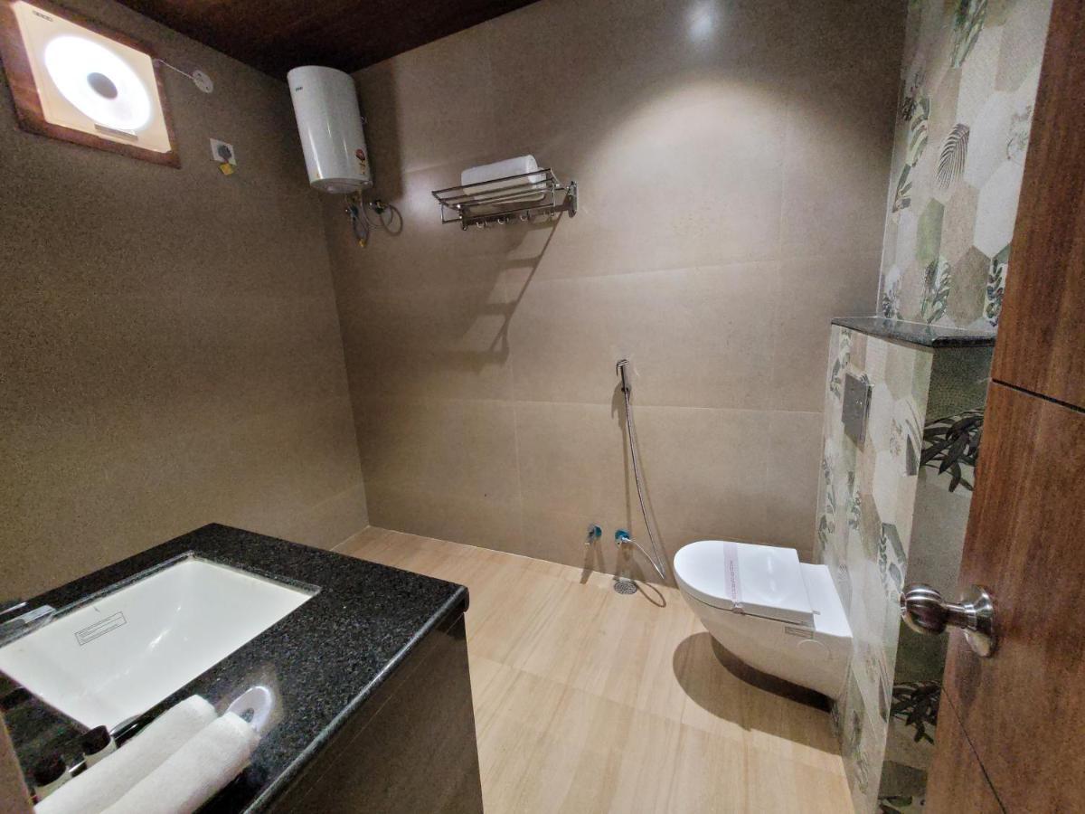 Aura Gold Resort Udaipur Ngoại thất bức ảnh