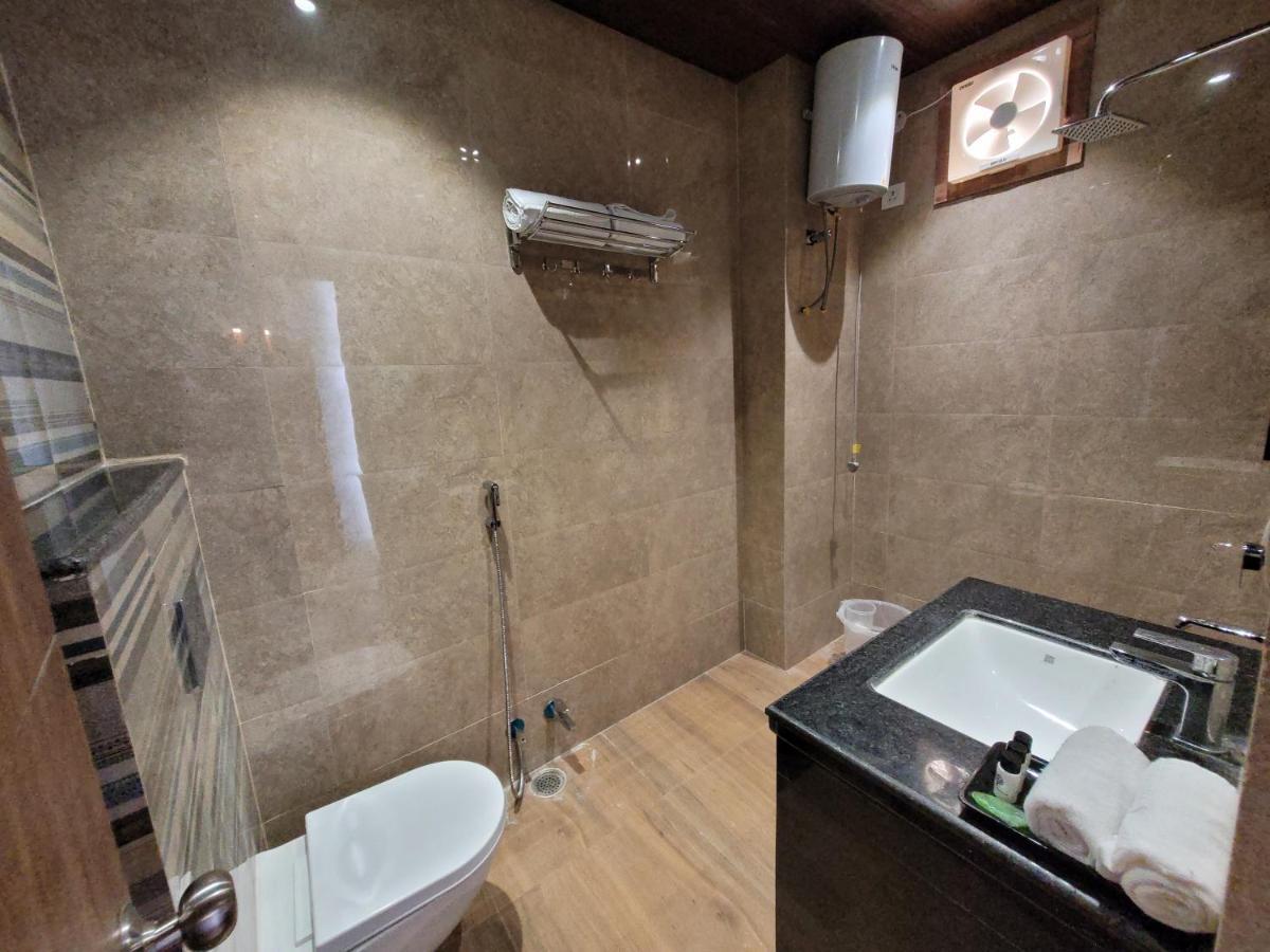 Aura Gold Resort Udaipur Ngoại thất bức ảnh